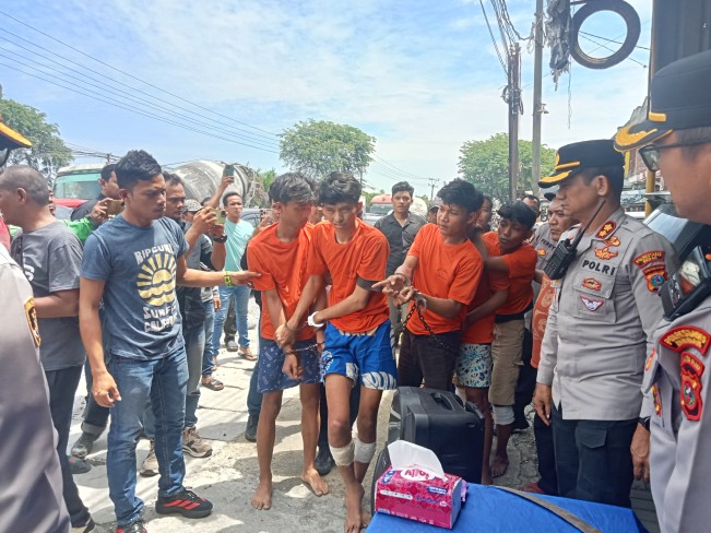 Pelaku begal sadis diamankan polisi. [Dok Polrestabes Medan]